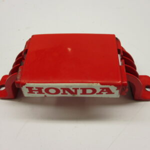 Bro mellan vänster och höger sidoskärm bakom NSR50 begagnade Honda