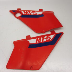 Zijdeksel set R-23 rood Honda MT50 79-83 origineel (gebruikt maar in goede staat)