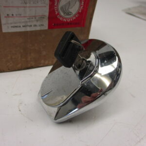 Tankdop origineel Honda MCX50, MCX80 NOS (na 40 jaar kleine spikkeltjes in het chrome)