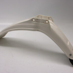 Voorspatbord NH-24 wit Honda MT50, MT80 (origineel, gebruikt maar erg netjes) (lichte krasjes)