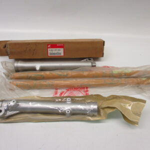 Forgaffel uten indre fjærer Honda MT50, MT80 original Honda NOS (det er riper på høyre aluminiumsdel!)