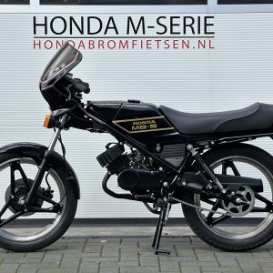 Schitterende volledig nieuw opgebouwde en gerestaureerde Honda MB50 JPS