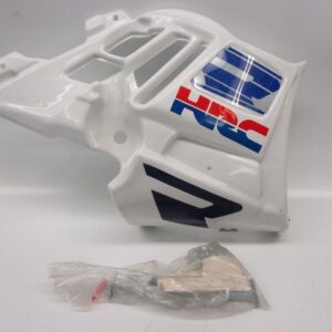 Motorspoiler rechts met stickers van het merk ''PUIG'' uit Spanje Honda NSR50 AC08 NOS