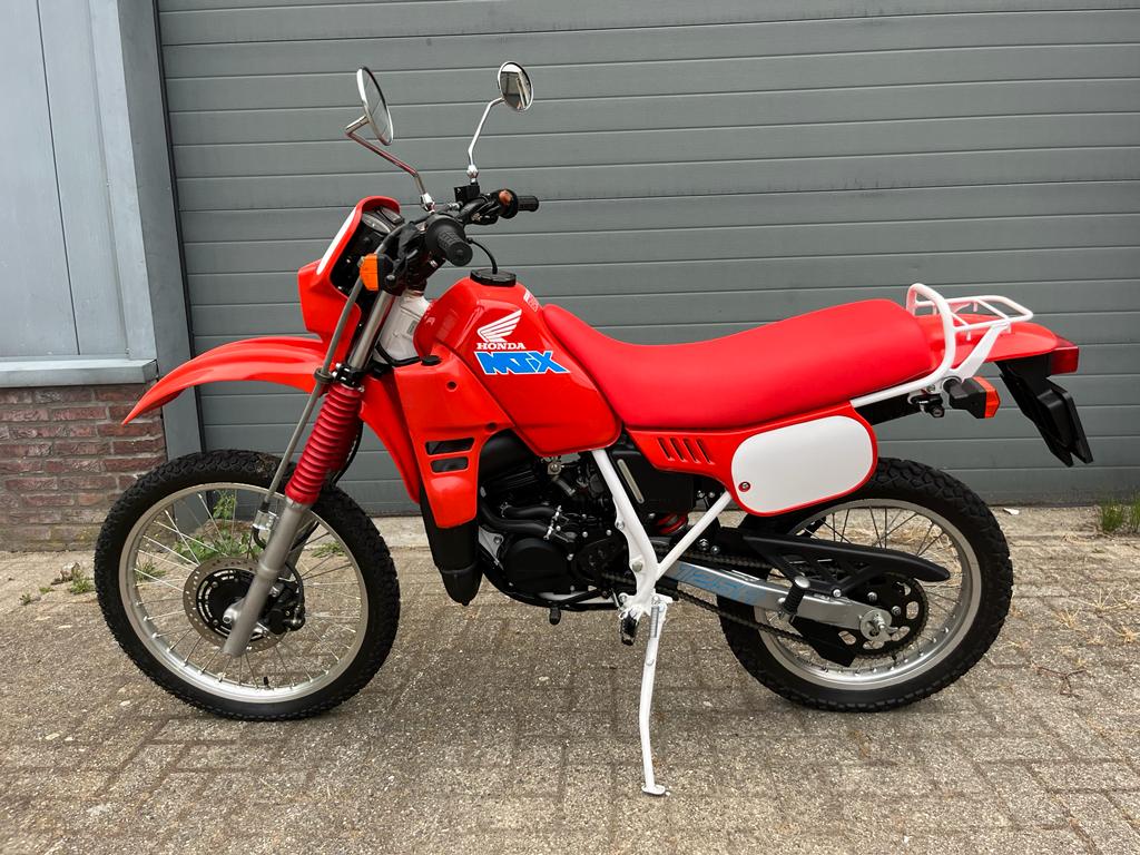 Honda MTX125R model 1990 red/white, completely newly built and