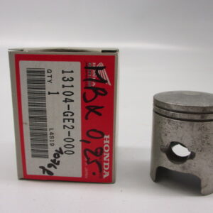 Piston 39.25 surdimensionné Honda MBX50, MTX50sh, MTX50R d'origine Honda NOS